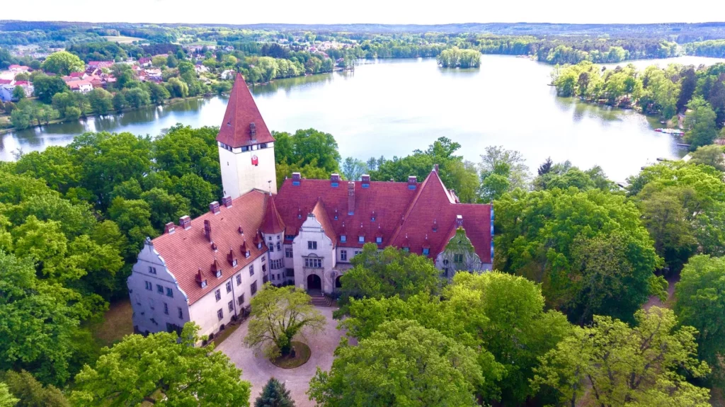 Zamek Książąt Lubomirskich w Lubniewicach