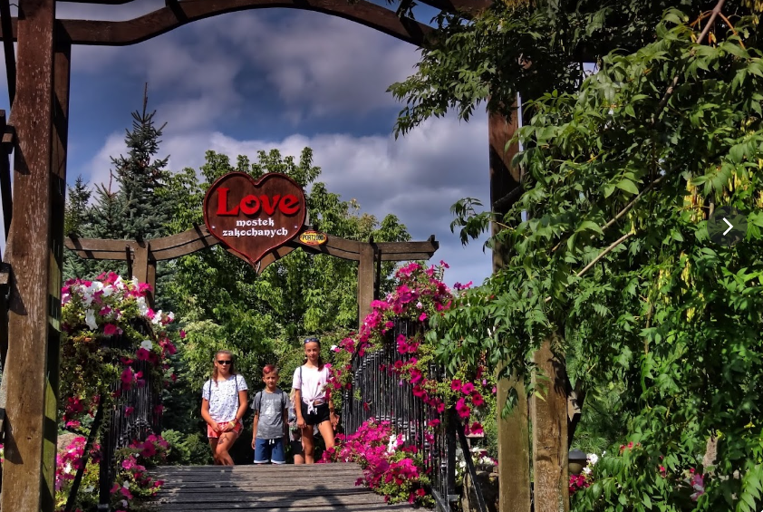 Mini Zoo – Port 2000