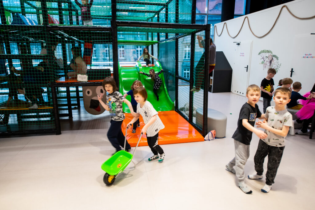 Lulu Kraina Odkrywcy Sala Zabaw