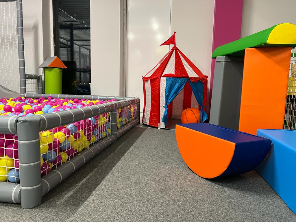 Hula Play sala zabaw i kawiarnia